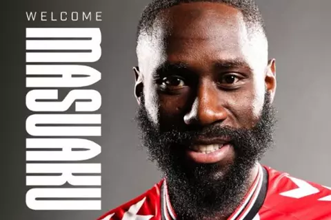 الصفقة العاشرة.. سندرلاند يضم الظهير الأيسر آرثر ماسواكو